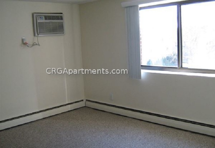 4 Brattle Dr, Arlington