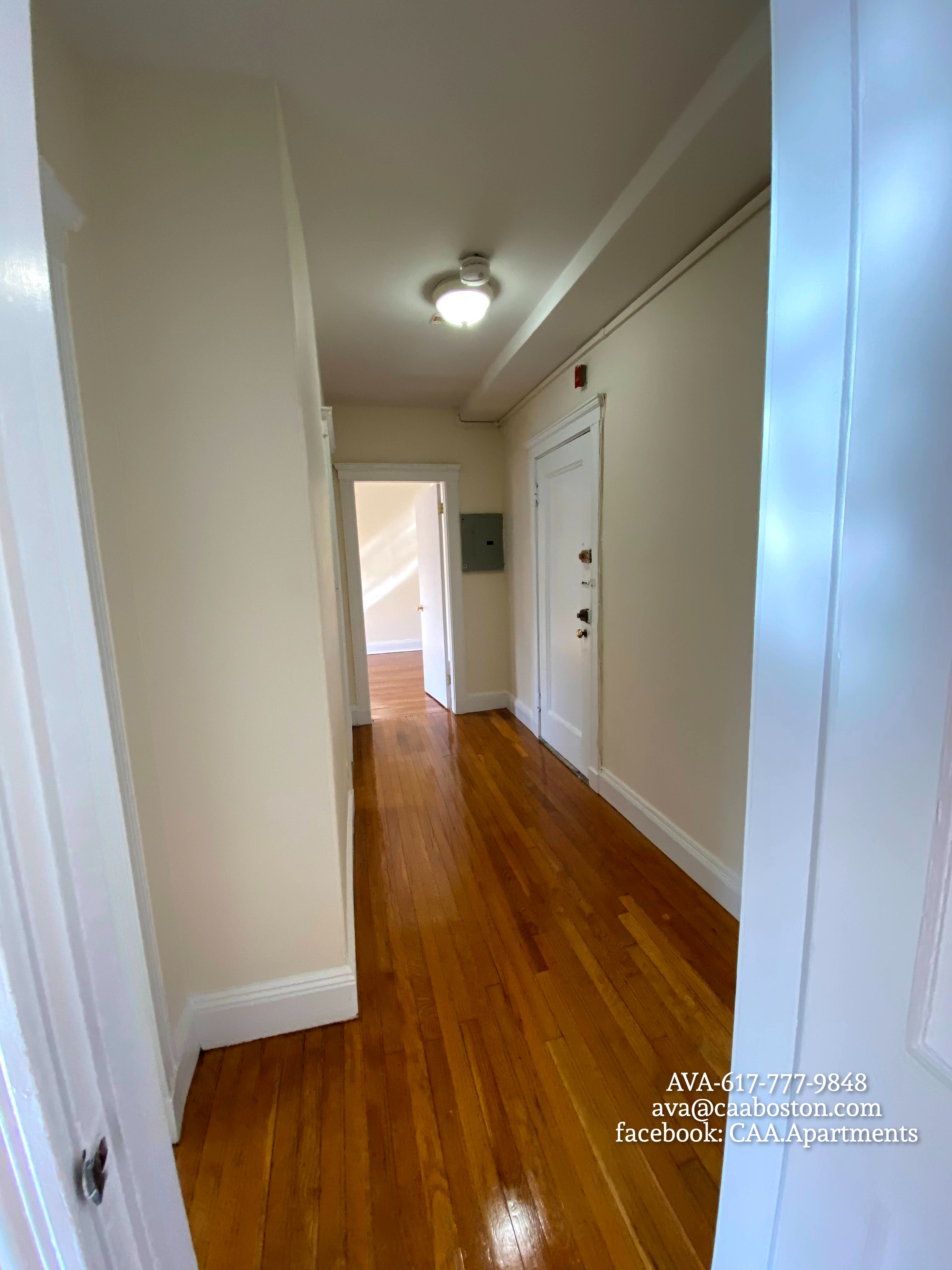 135 Washington St, Brighton