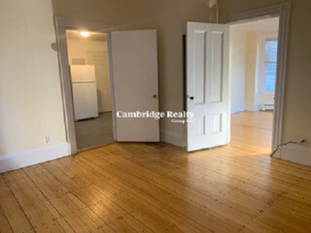 547 Broadway, Magoun Square