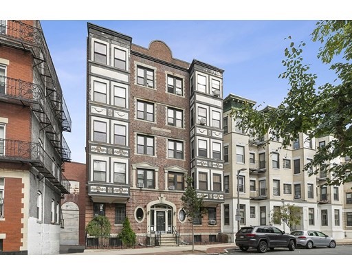 75 Burbank St, Fenway