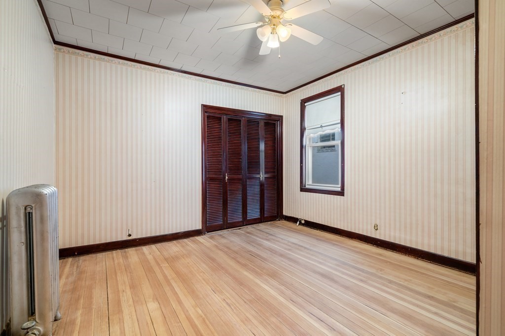 14 Windsor Rd, Medford