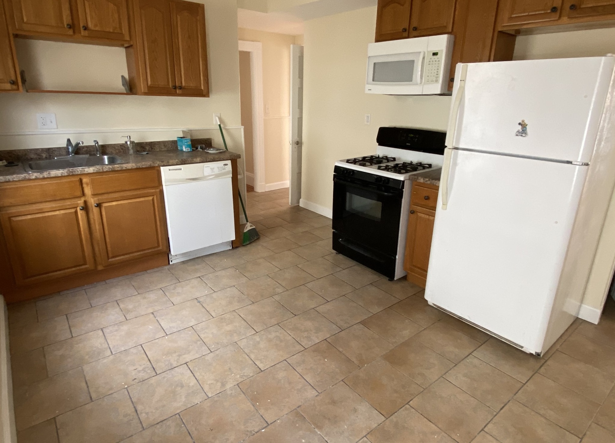 28 Belknap St, Teele Square