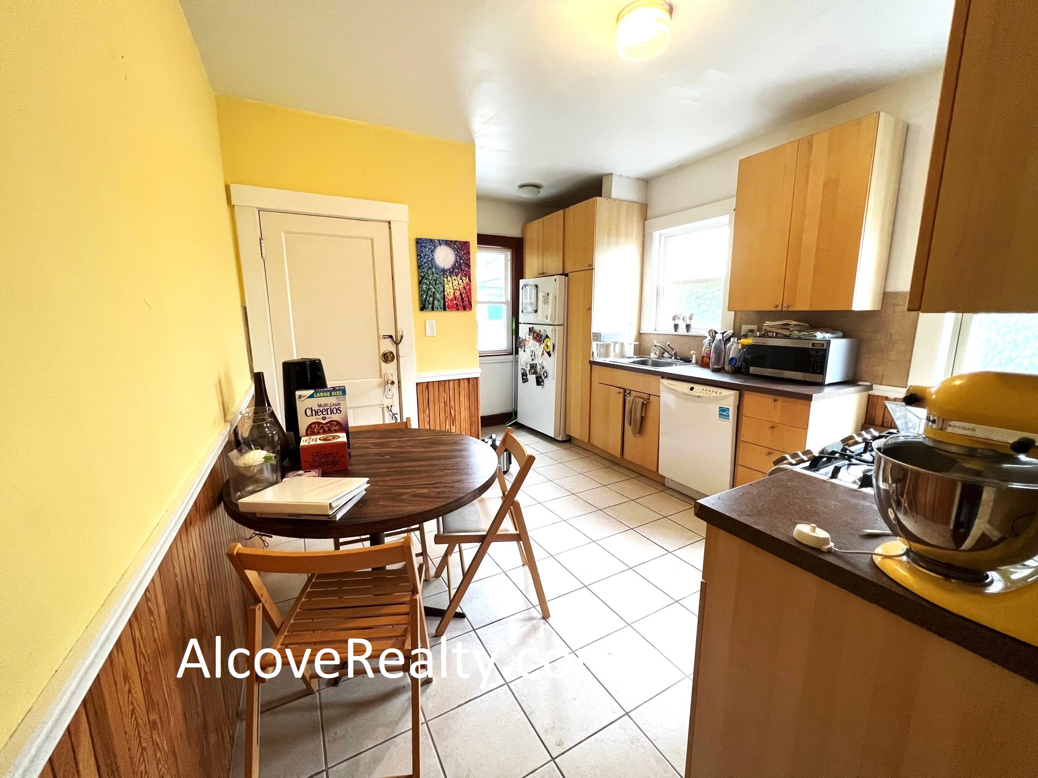 11 Leonard Ave, Teele Square