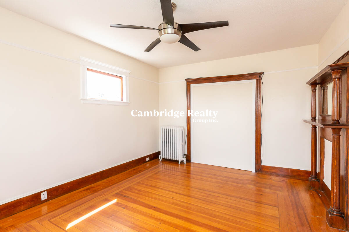 600 Broadway, Magoun Square