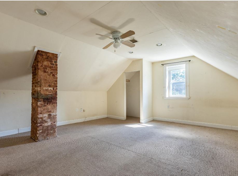 61 Hillside St, Fenway