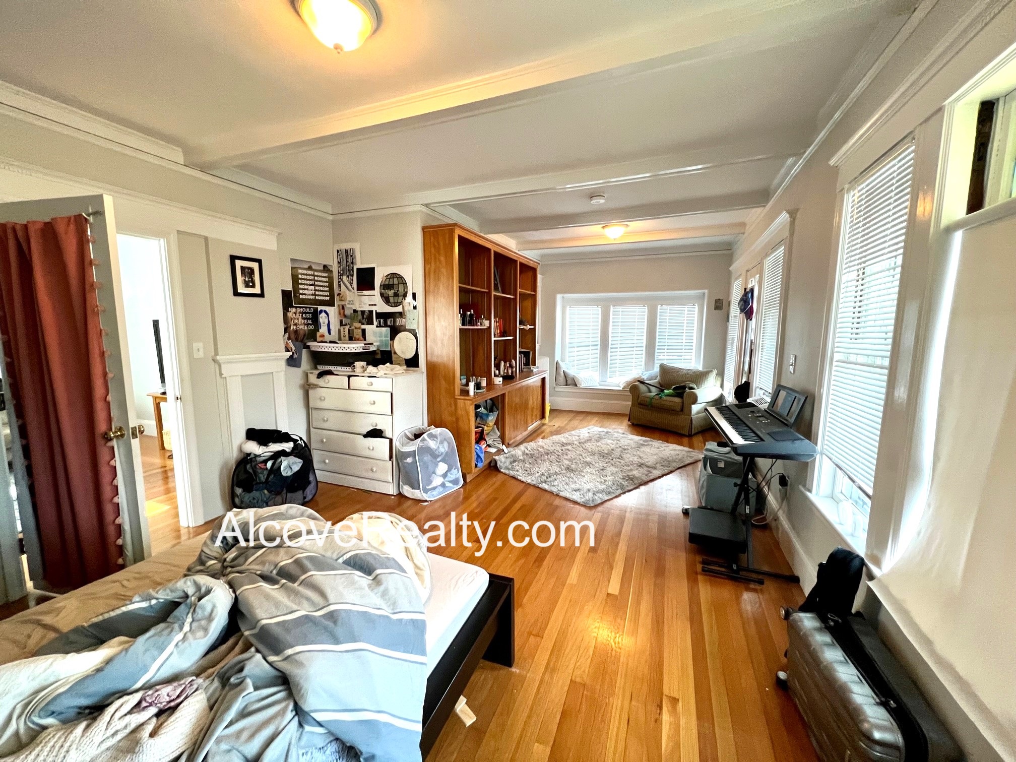 34 Leonard St, Davis Square