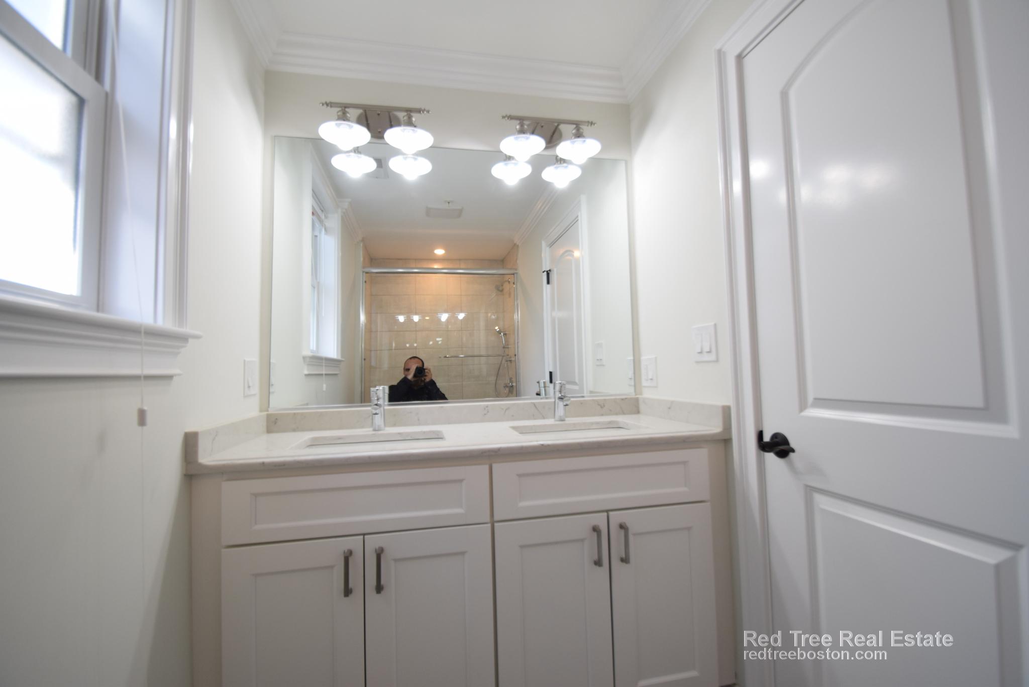 490 Washington St, Brighton