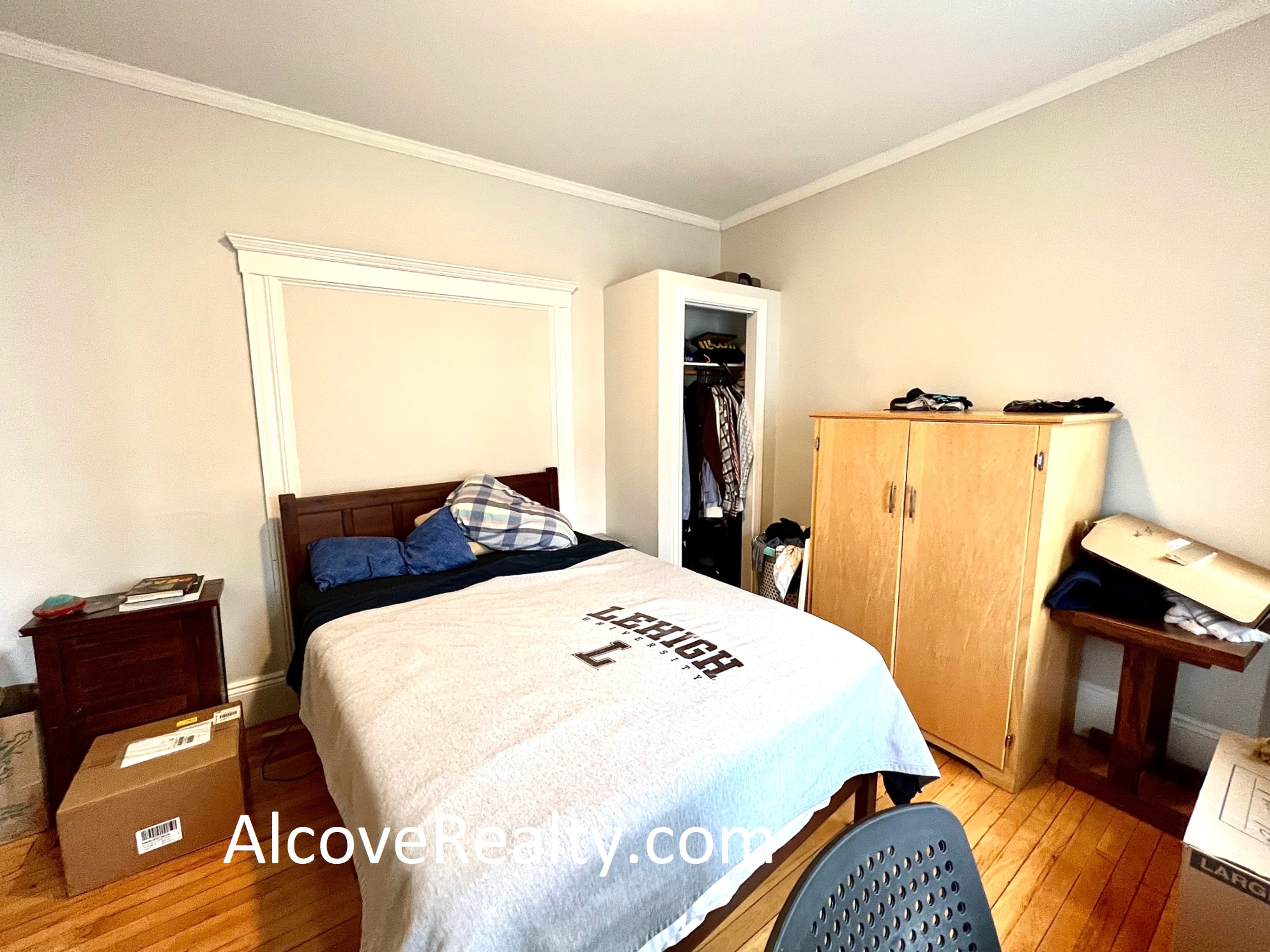 13 Farragut Ave, Teele Square