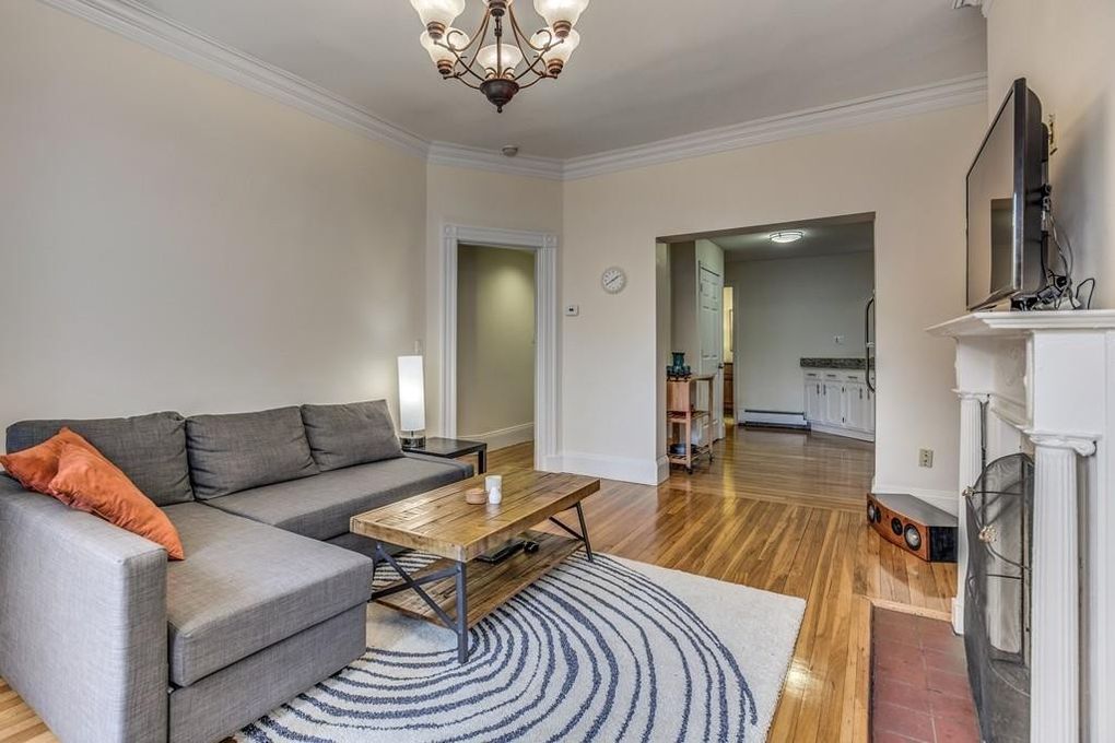 198 Saint Botolph St, Back Bay