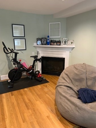 9 Acadia St, South Boston