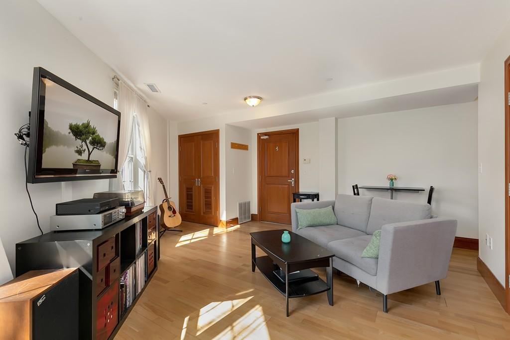 2440 Massachusetts Ave, Mid Cambridge