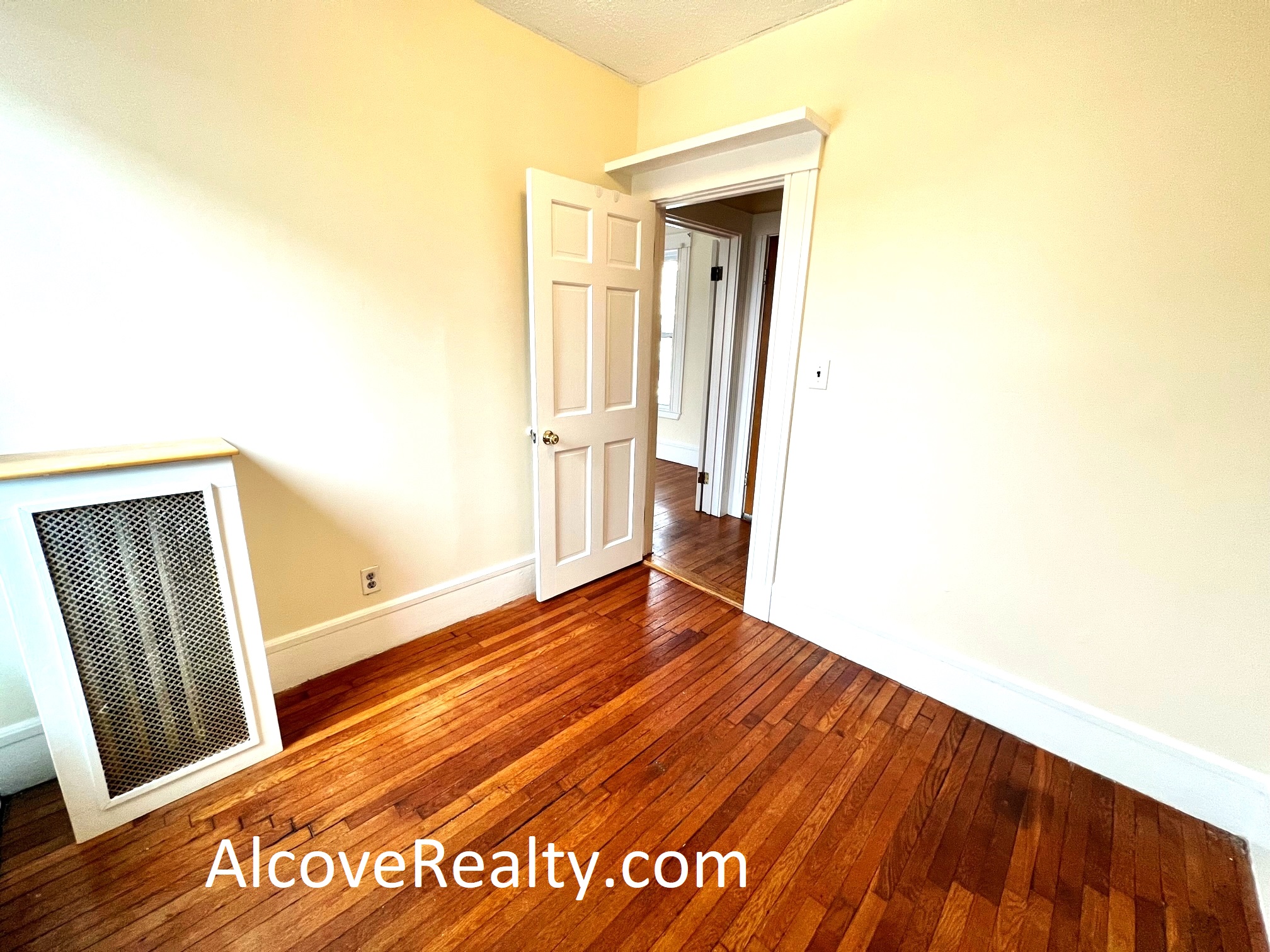 543 Broadway, Magoun Square