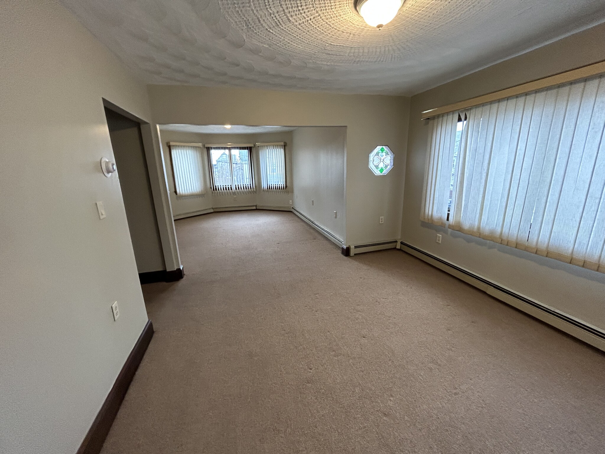 86 Medford St, Medford