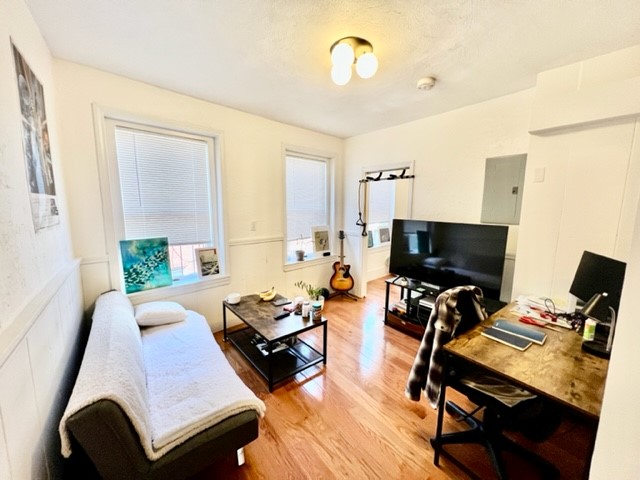 4 Garden Court St, North End