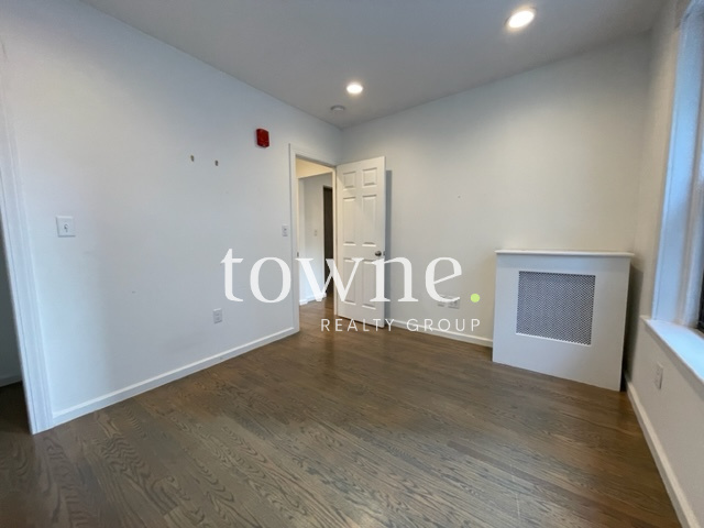 19 Peterborough St, Fenway