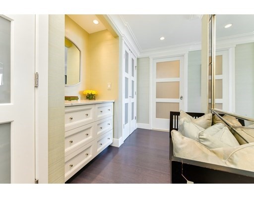 110 Stuart St, Midtown