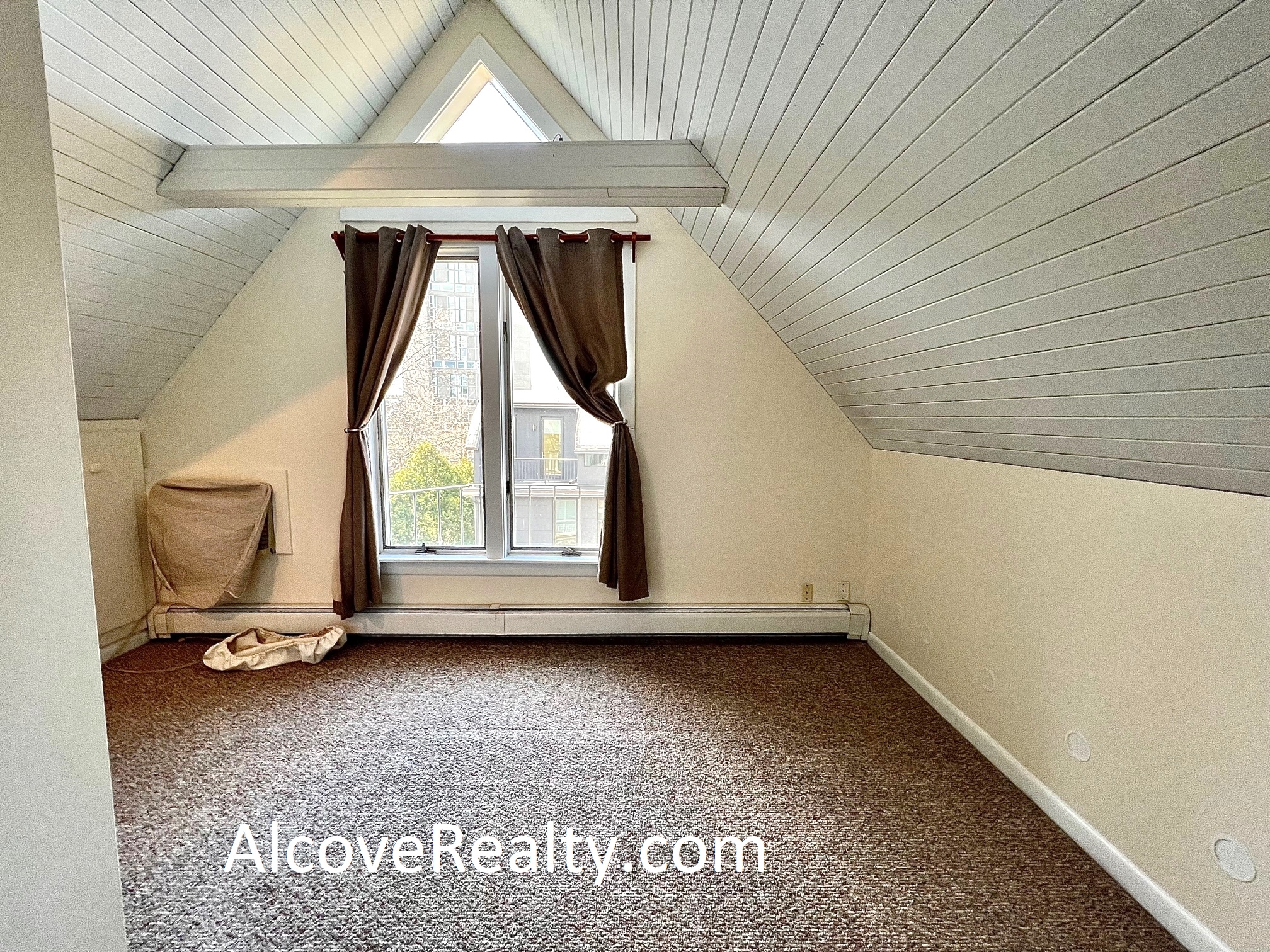 2 Walker Ct, Harvard Square