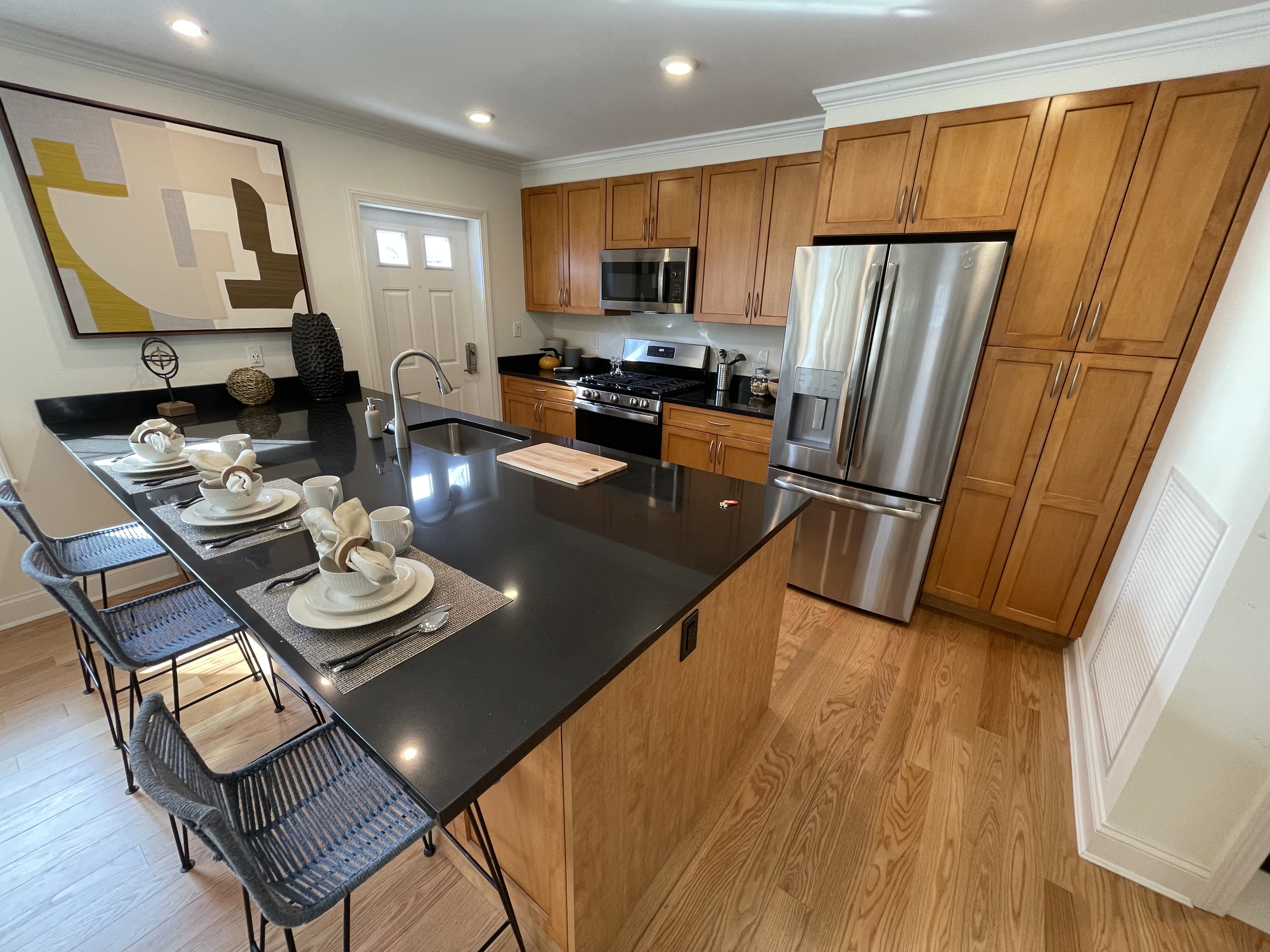 11 Thornton Rd, Chestnut Hill