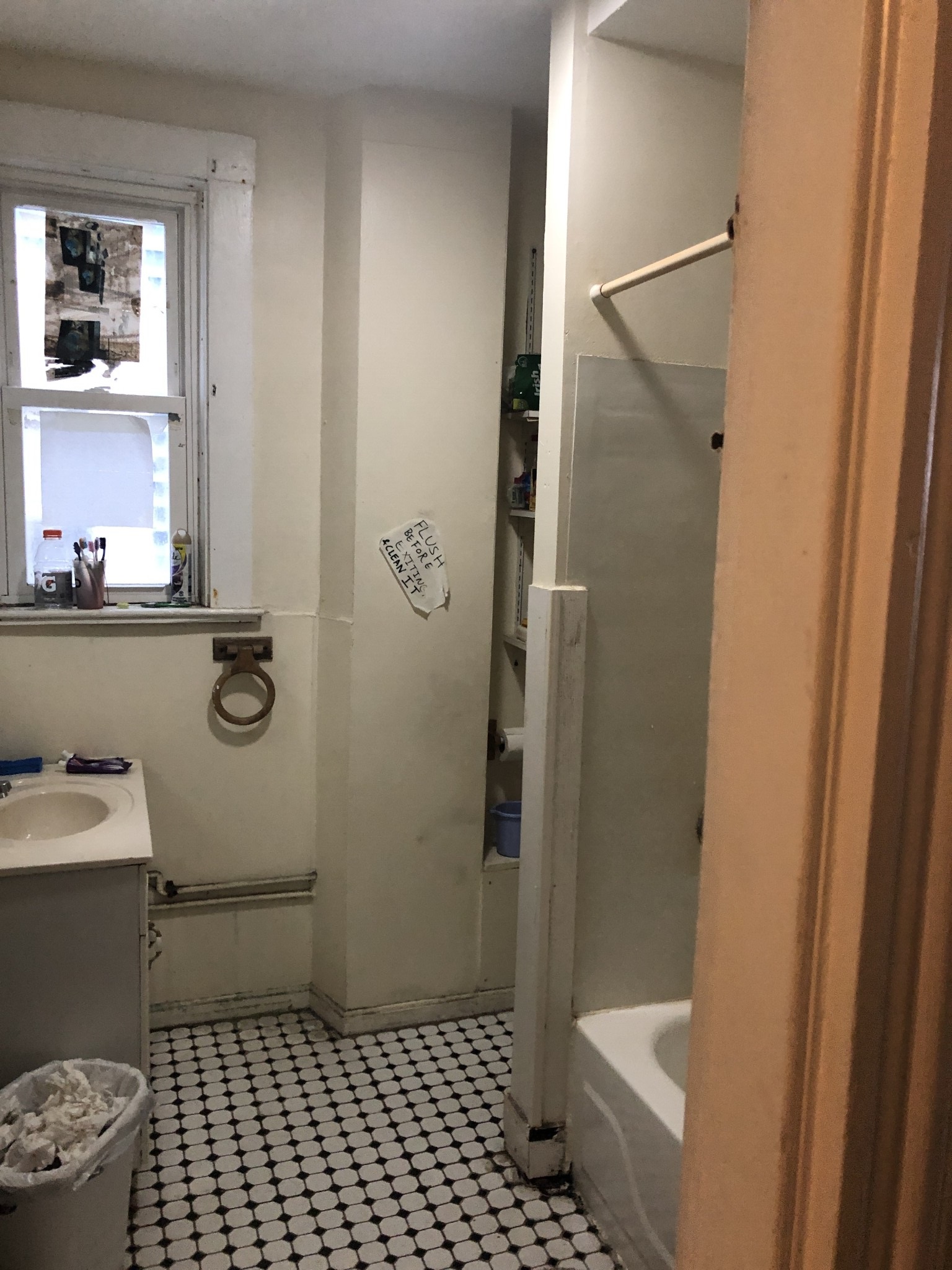 121 Hillside St, Mission Hill