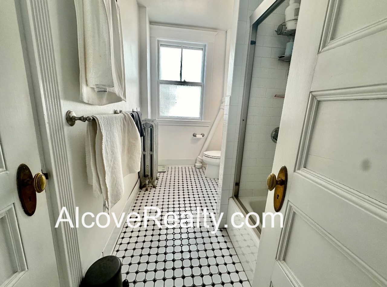 77 College Ave, Powder House Square