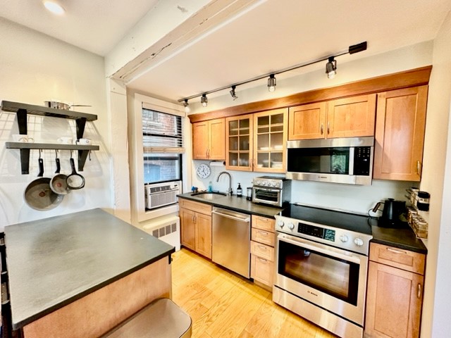 57 Charter St, North End