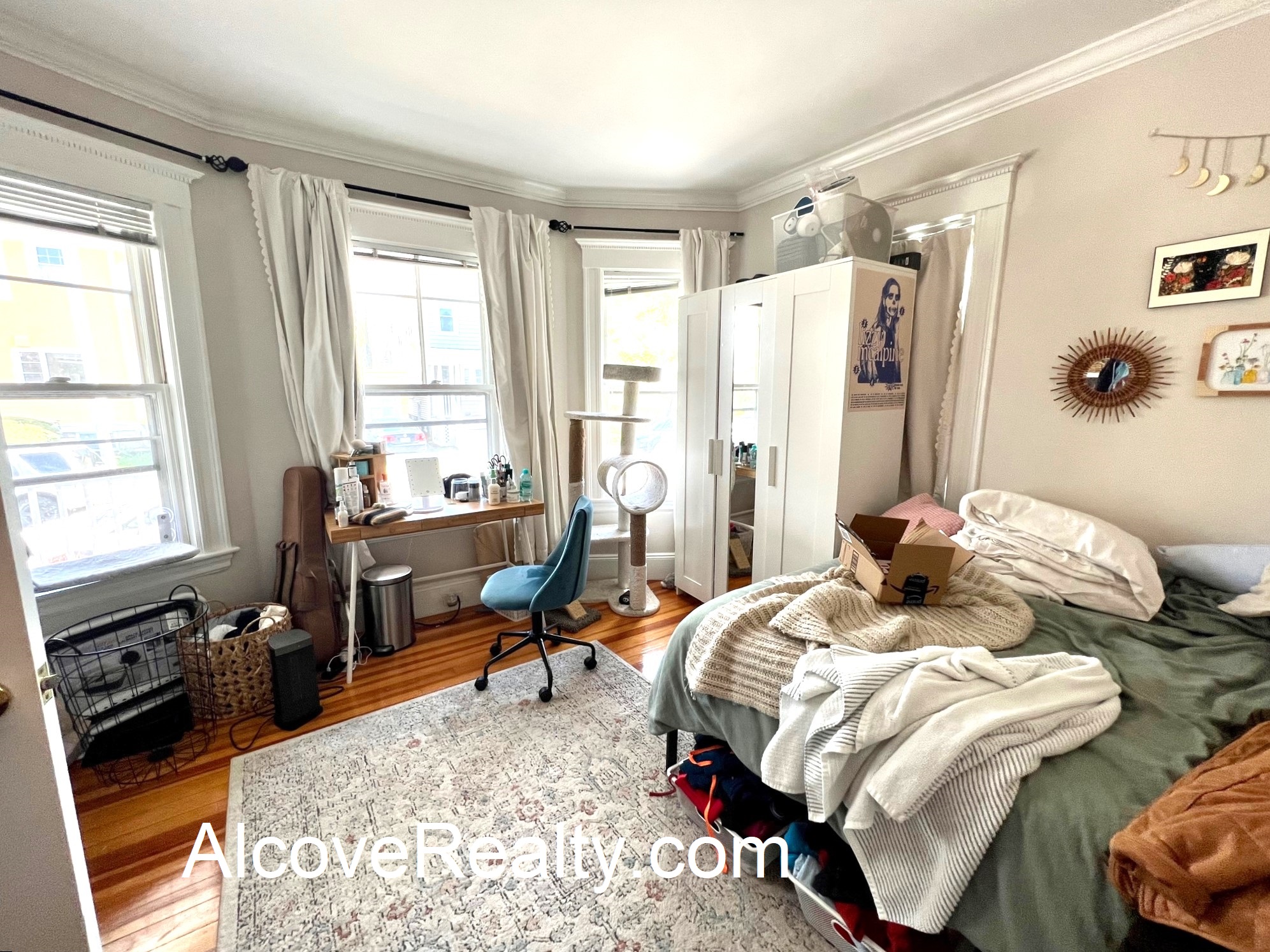 34 Leonard St, Davis Square