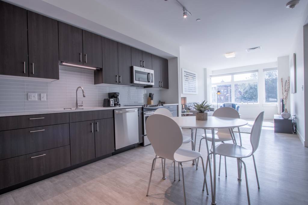 900 Beacon St, Fenway