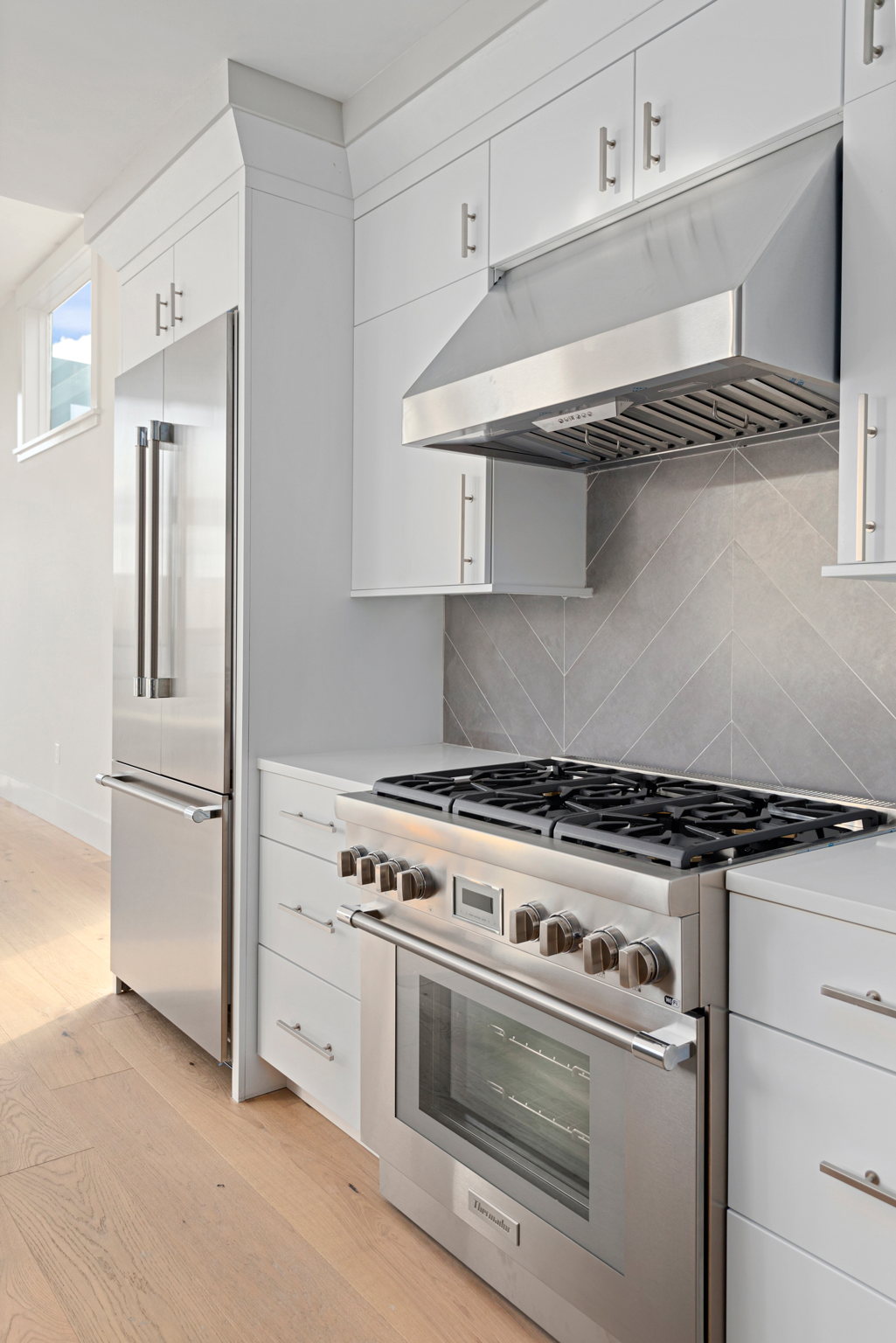 409 7th St, South Boston