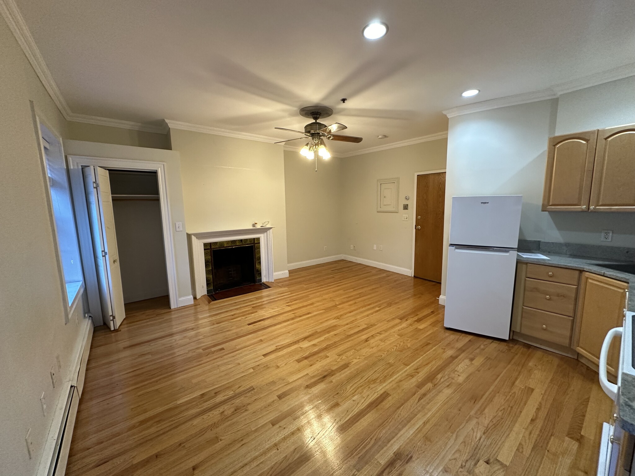 57 Gainsborough St, Fenway