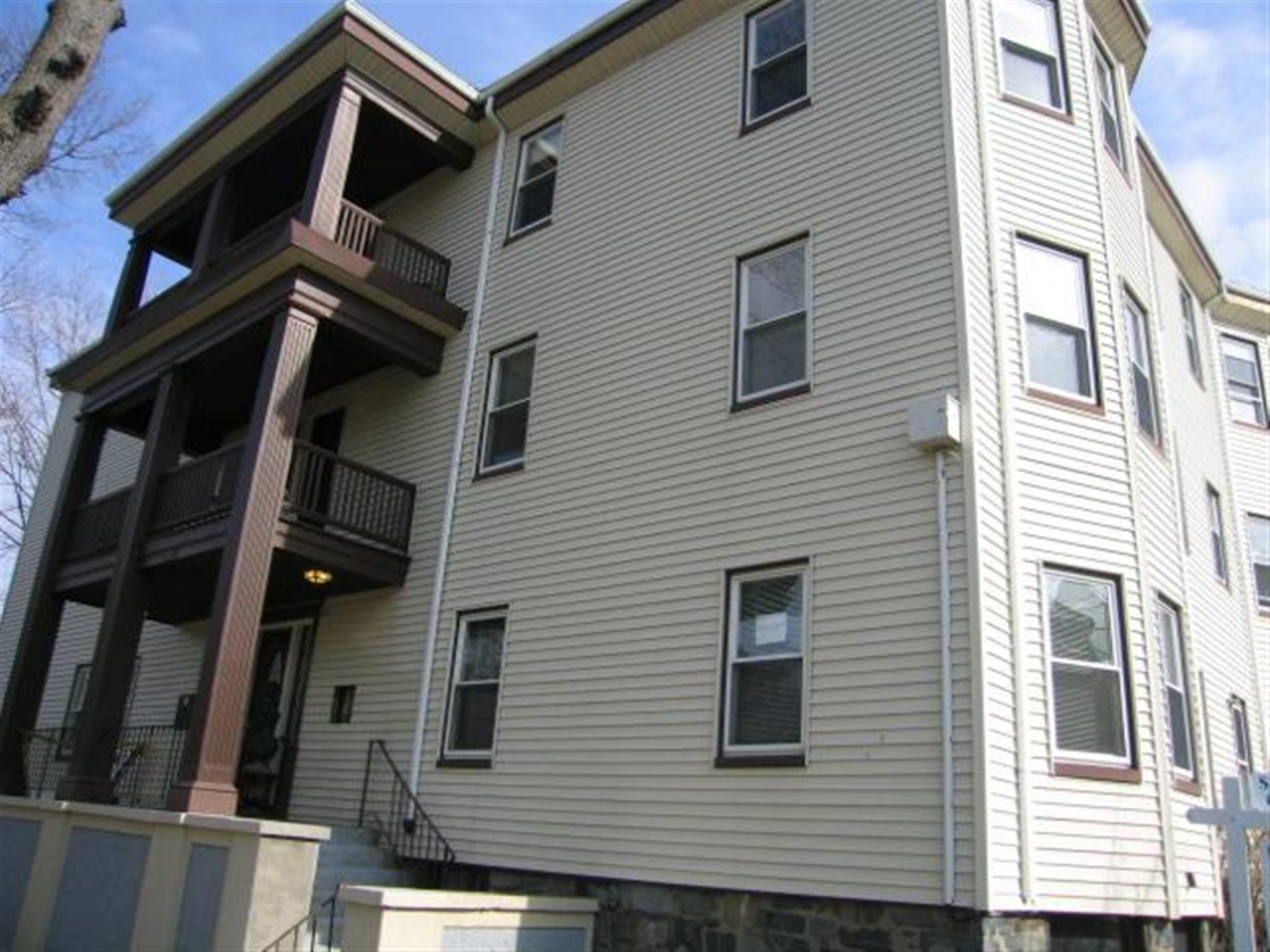 111 Woodstock St, Teele Square