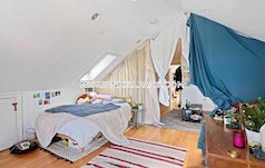 70 Hillside St, Mission Hill