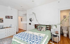 70 Hillside St, Mission Hill