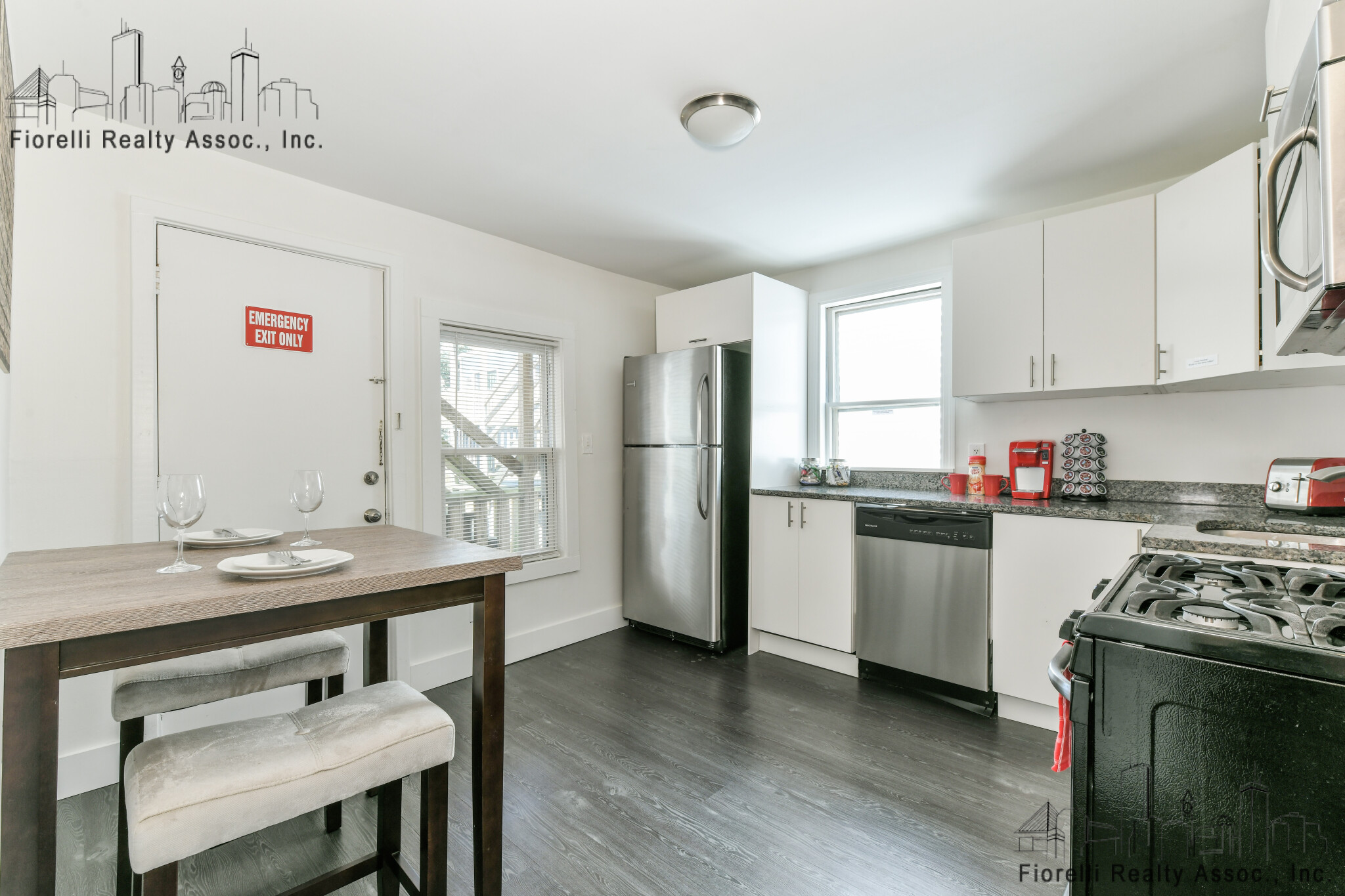 158 Everett St, East Boston