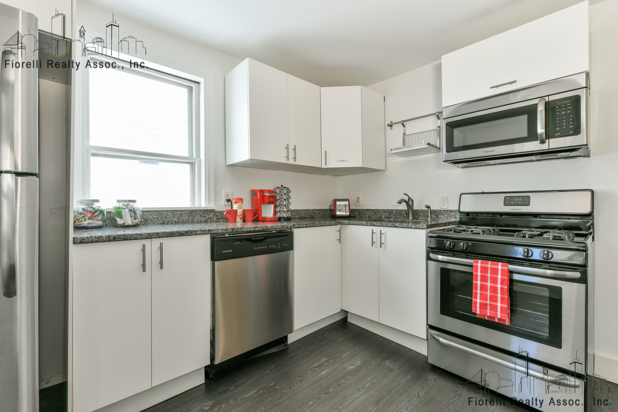 158 Everett St, East Boston