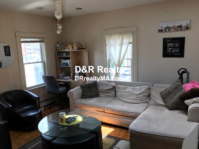 72 Gore St, Cambridgeport