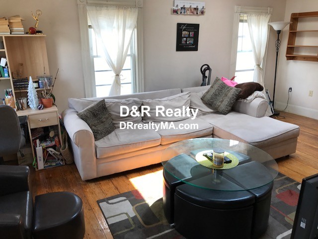 72 Gore St, Cambridgeport