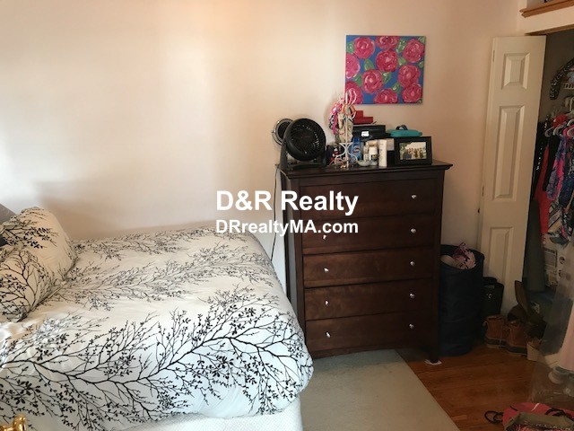 72 Gore St, Cambridgeport