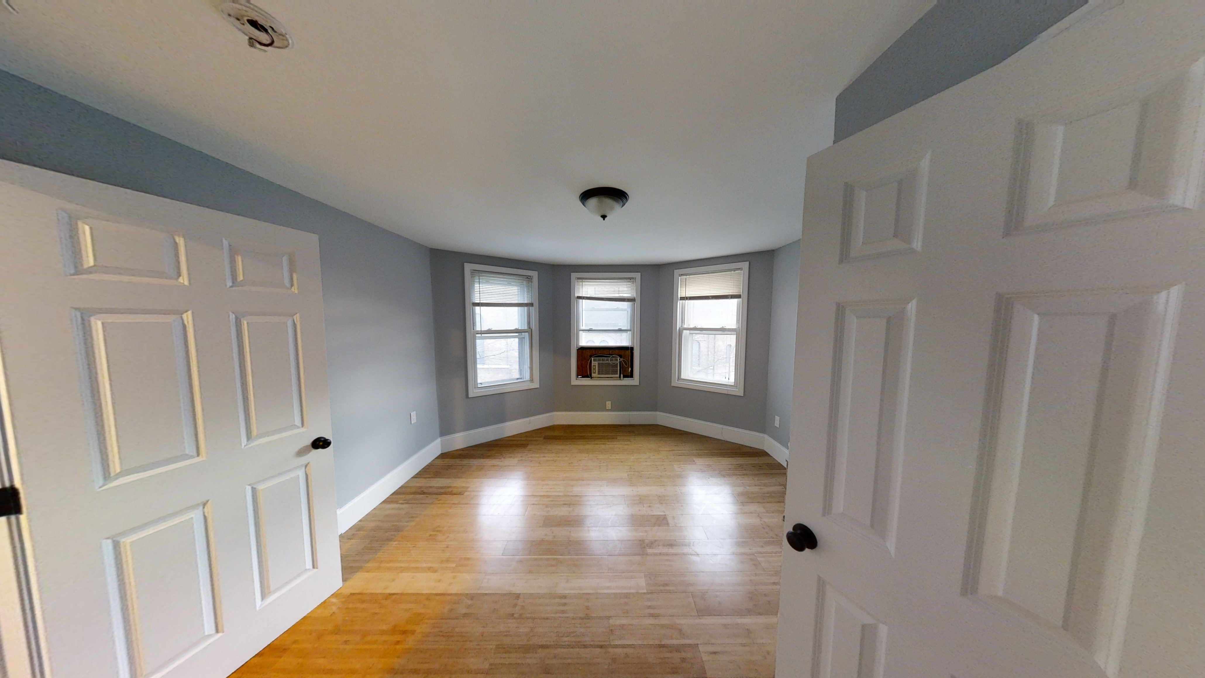 722 Saratoga St, East Boston