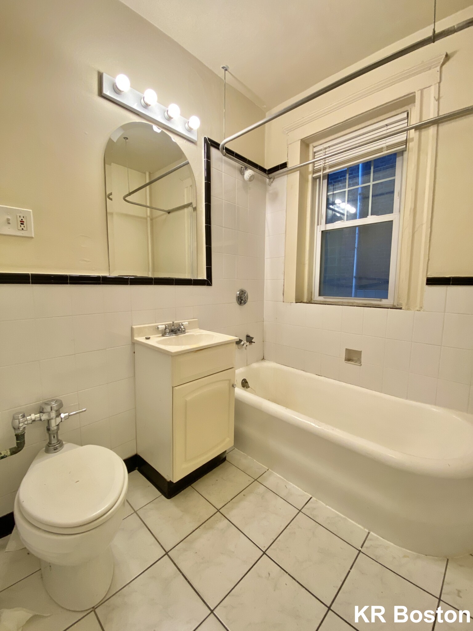 726 Washington St, Washington Square