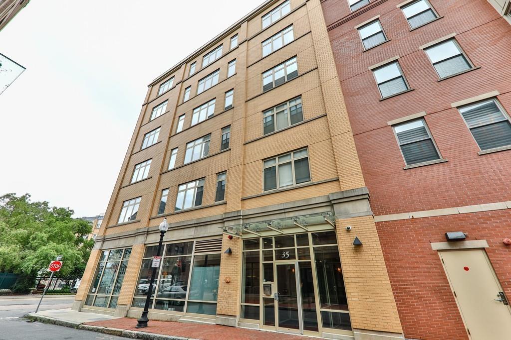35 Fay St, Back Bay