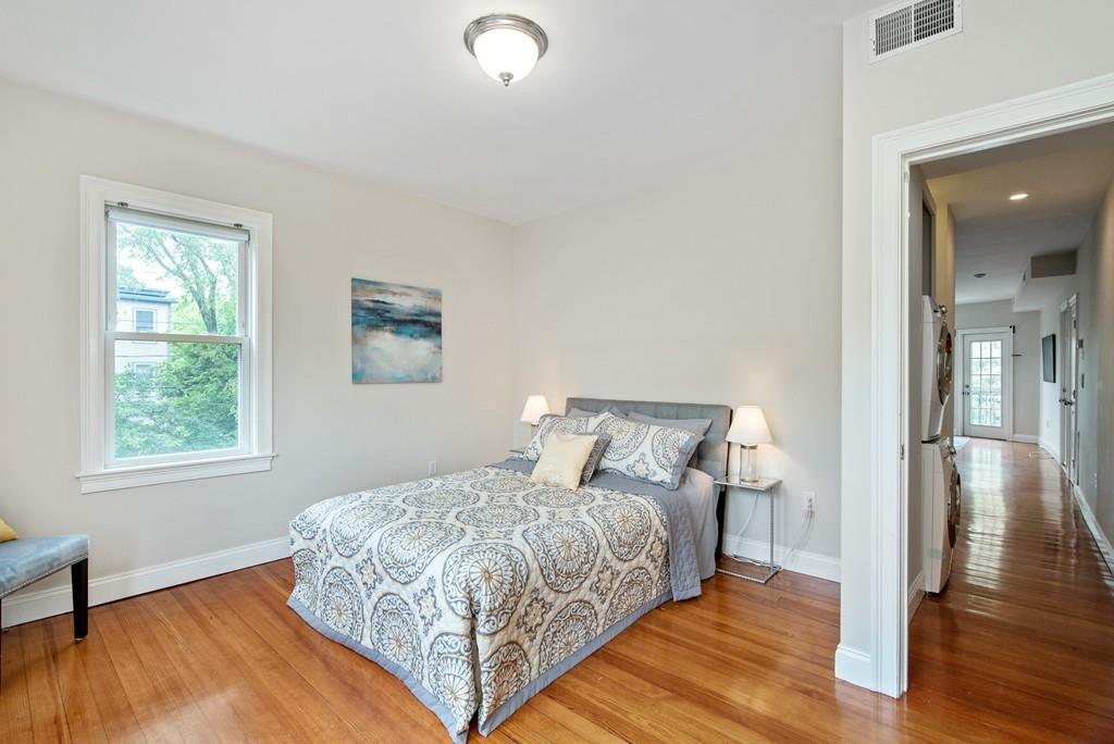 226 Banks St, Harvard Square