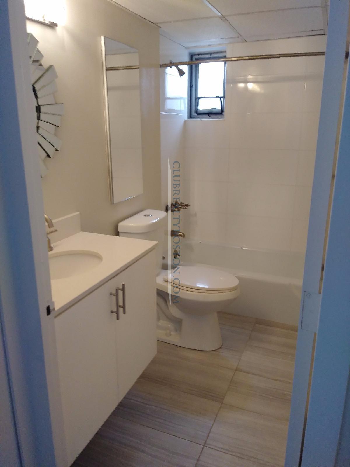 125 Trapelo Rd, Belmont Center