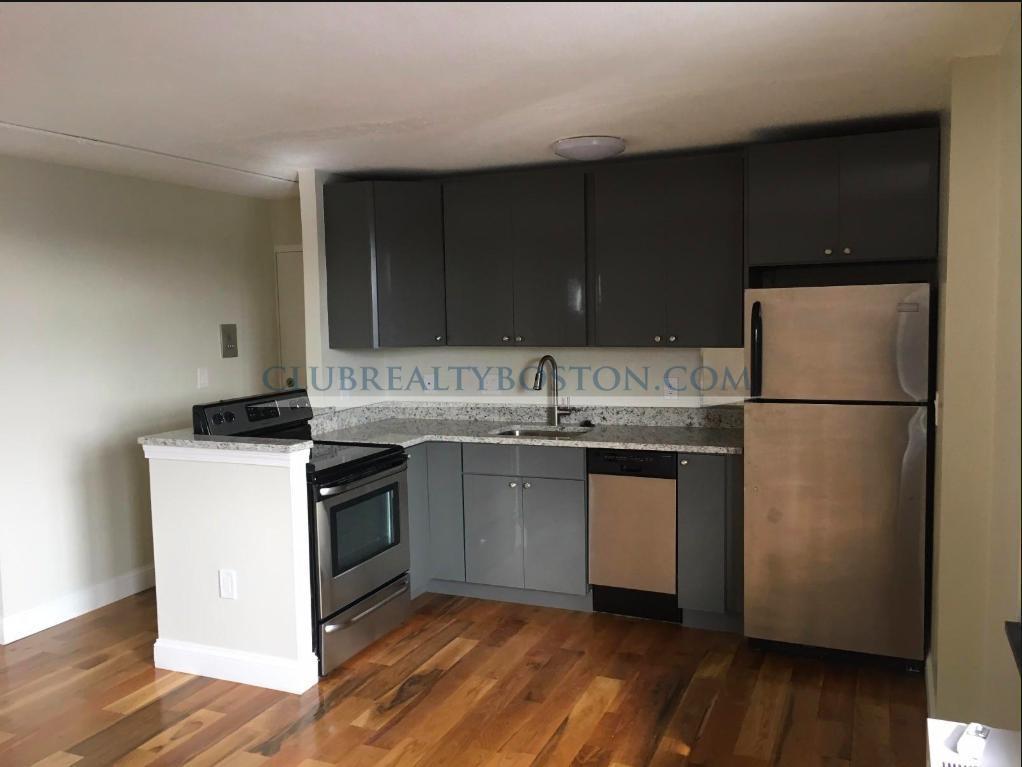 125 Trapelo Rd, Belmont Center