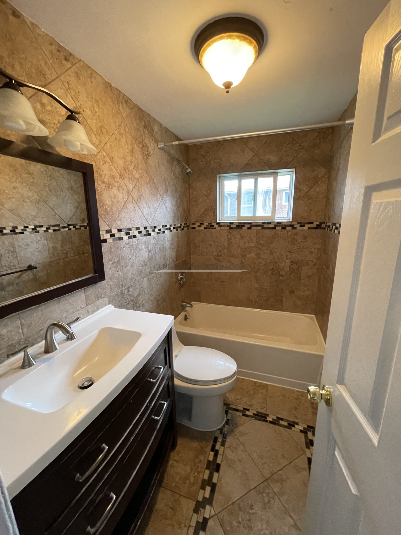 17 Oxford Circle, Belmont