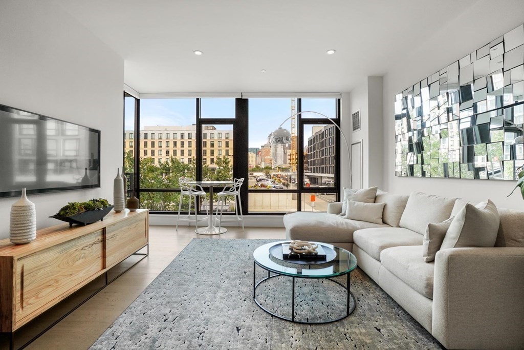 40 Traveler St, Back Bay