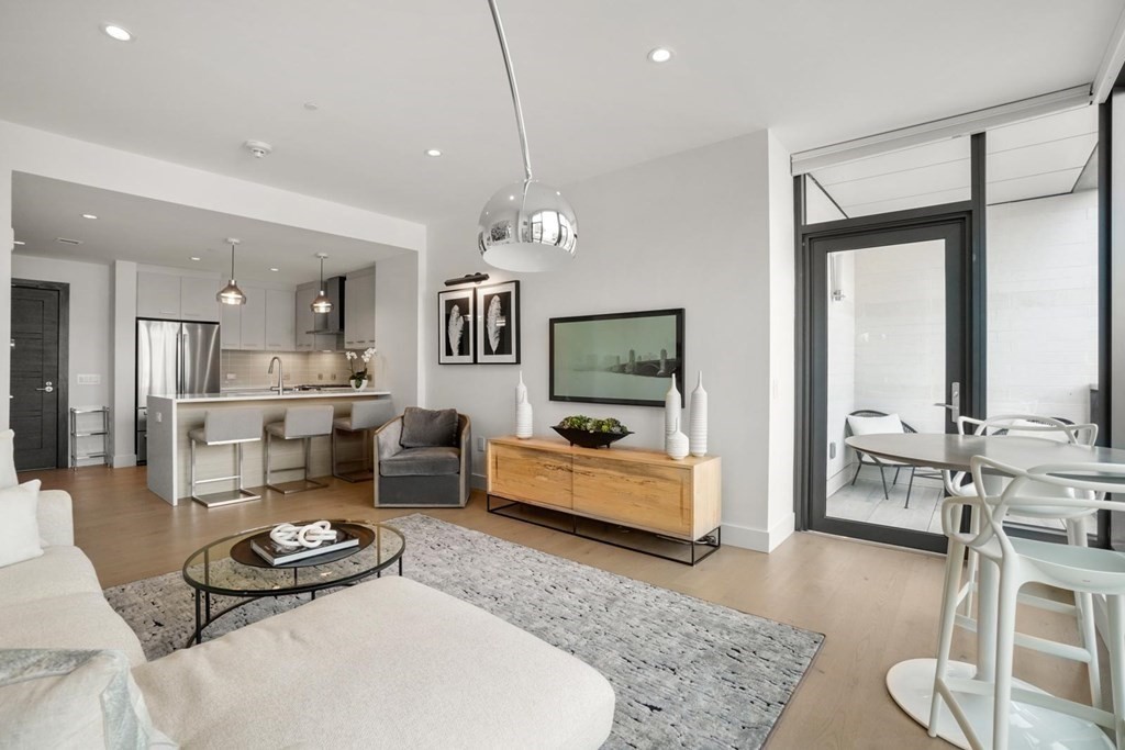 40 Traveler St, Back Bay