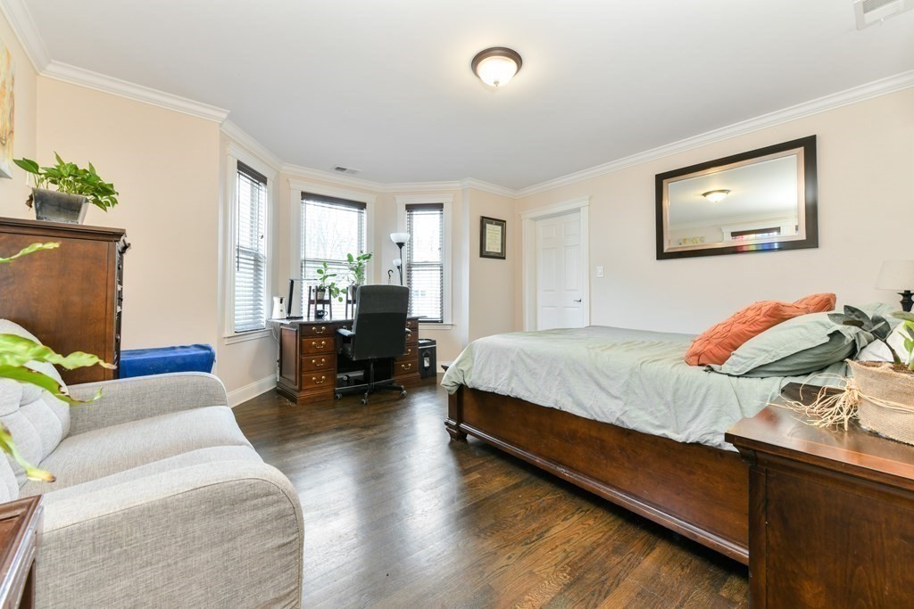 34 Forbes St, Back Bay