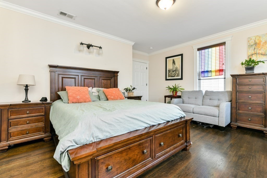 34 Forbes St, Back Bay