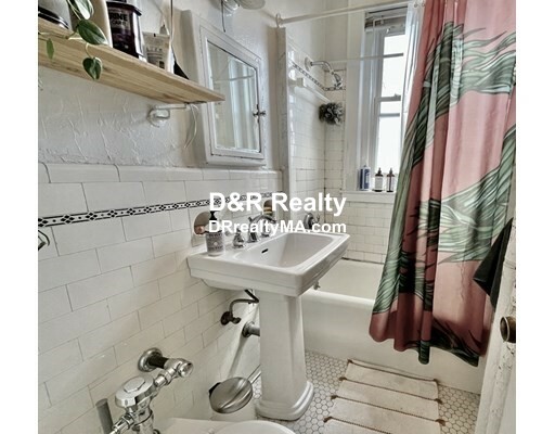 73 Martin St, Porter Square