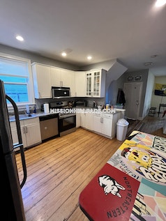 731 Parker St, Mission Hill